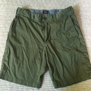 Men’s J. Crew 9 inch chino shorts